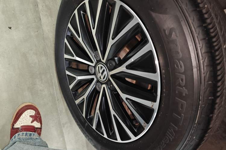 Used Volkswagen Sagitar 2021 200TSI DSG Comfort Connect Edition Right Rear Wheel Hub