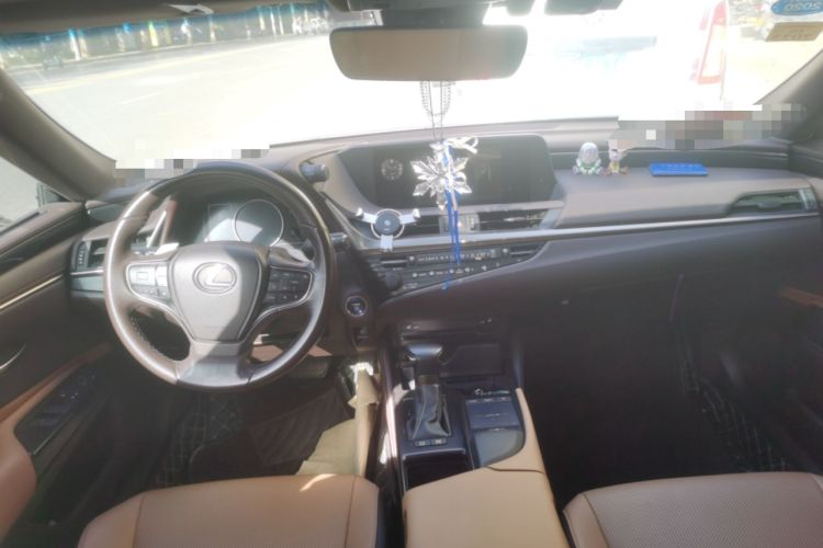 Used Lexus ES 2018 300h Premier Edition China VI Standard
