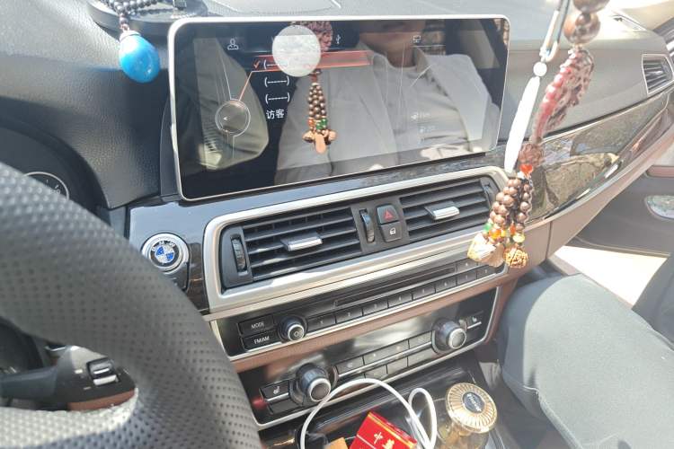 Used BMW 5 Series 2014 525Li Leading Model