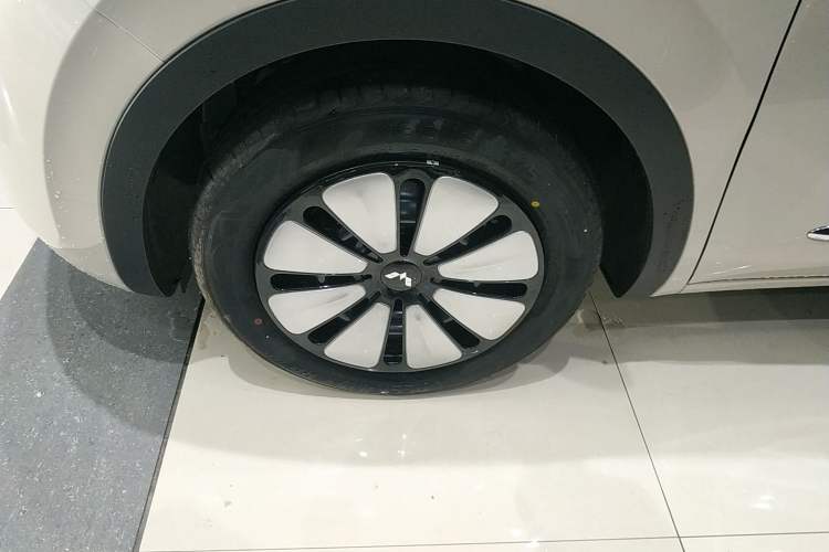 Used Wuling Bingo 2025 333 km Enjoyment Version Left Front Wheel Hub