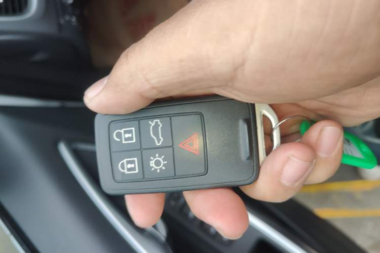 Used Volvo V60 2017 T5 Zhiyi Edition China V Standard Vehicle Key