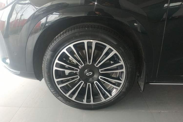 Used Hima AITO M7 2024 1.5T Rear-Drive Plus Version 5 Seats Left Front Wheel Hub