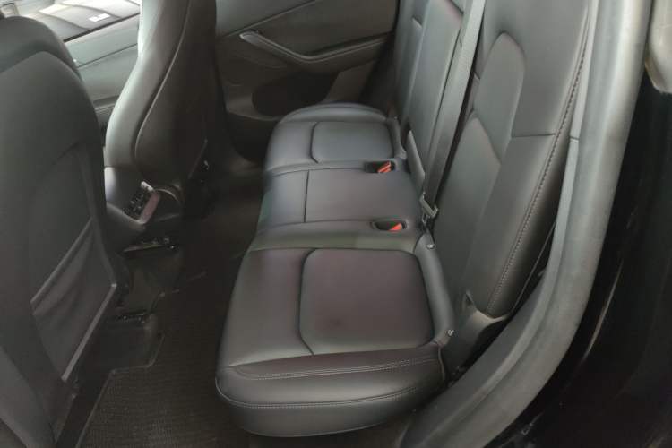 Used Tesla Model Y 2023 Long-Range All-Wheel-Drive Version