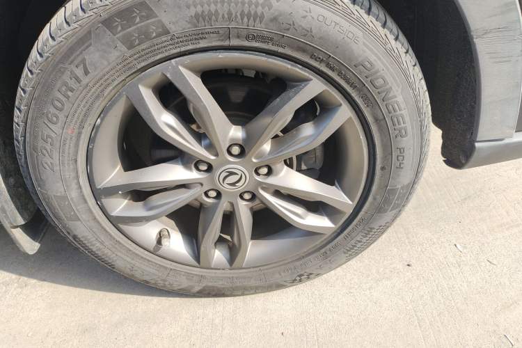 Used Dongfeng Fengon 580 2018 Revised Version 1.5T CVT Luxury Edition Right Front Wheel Hub