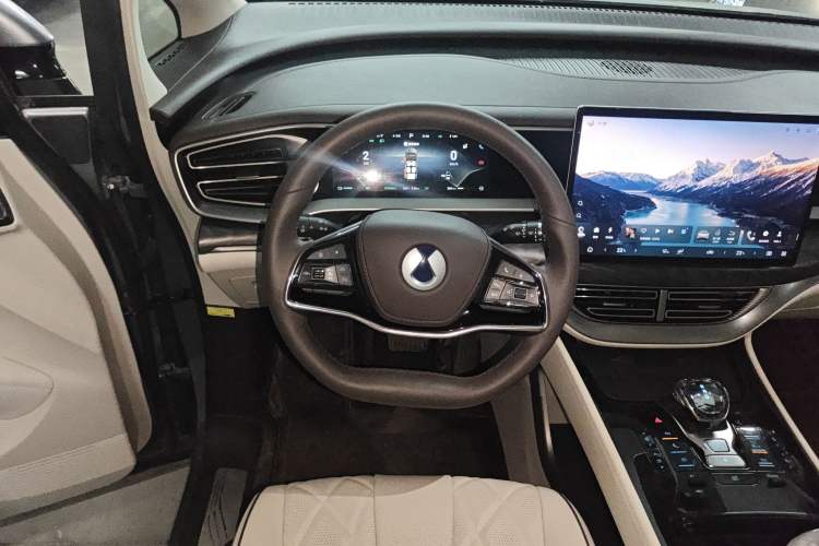 Used Denza D9 2024 DM-i 970 Luxury Model