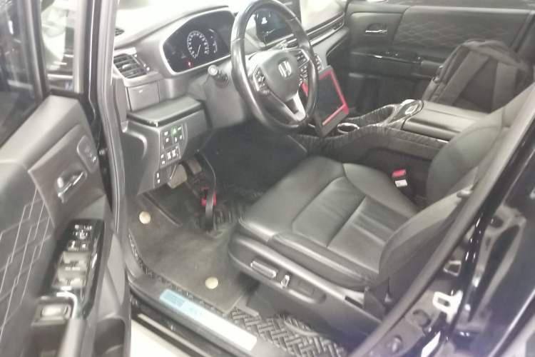 Used Honda Elysion 2022 2.0L eHEV Prestige Edition