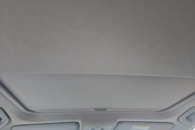 Used Toyota RAV4 2016 2.0L CVT Two-Wheel Drive Fashion Edition China V Standard Headliner