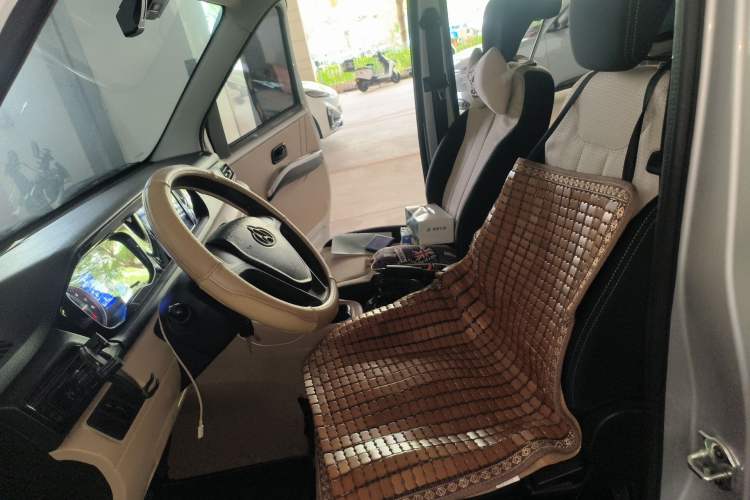 Used CHANGAN KUAYUE Xing V3 2022 1.5L Gasoline Luxury 5-Seater Minivan JL473QH Left Front Seat