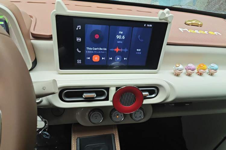 Used Wuling Hongguang MINIEV 2024 3rd Generation 215km Advanced Version
