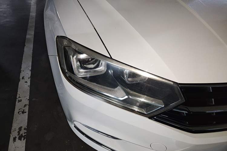 Used Volkswagen Bora 2018 1.5L Automatic Comfort Model Right Front Headlight