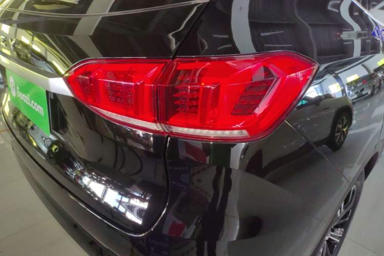 Used Wey VV6 2021 2.0T Two-Wheel Drive Smart Plus