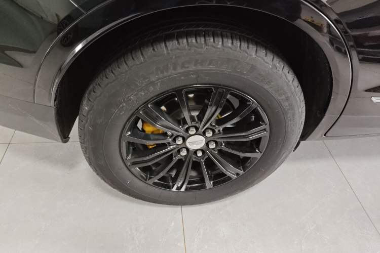 Used Cadillac XT5 2018 25T Luxury Model
