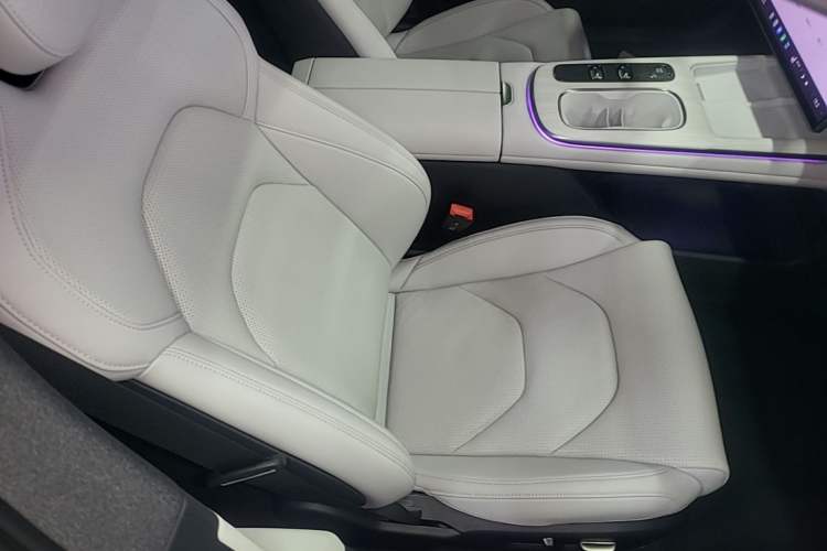 Used Xiaomi Auto SU7 2024 Rear-Drive Long-Range Intelligent Driving Version