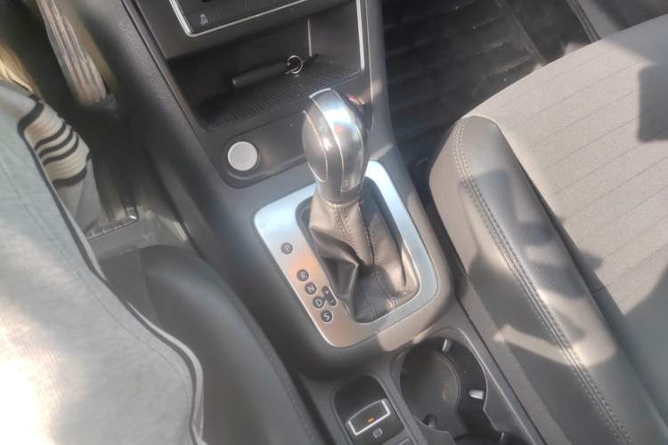Used Volkswagen Tiguan 2013 1.8TSI Automatic Two-Wheel Drive Trend Edition Gear Lever