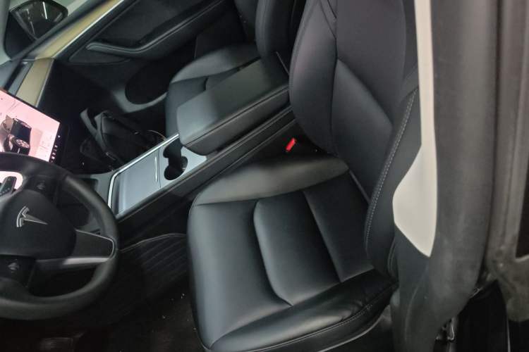 Used Tesla Model Y 2022 Long-Range All-Wheel-Drive Version