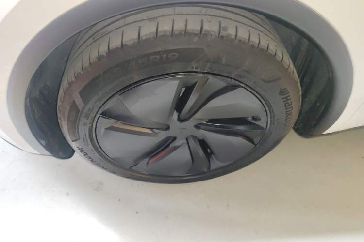 Used Tesla Model Y 2025 Long-Range All-Wheel Drive First Edition
