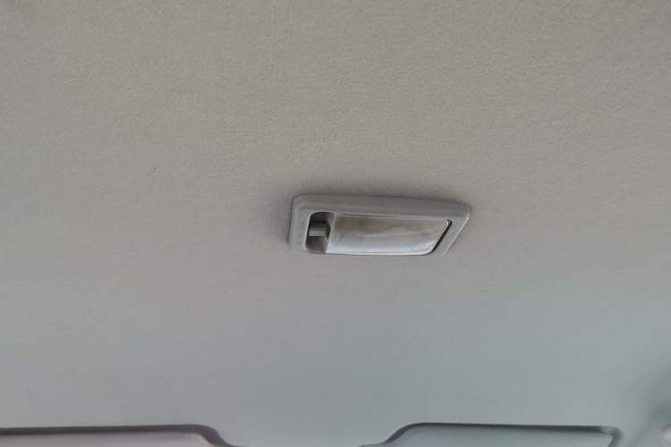 Used FAW Weizhi V2 2010 1.3L AMT Flagship Version Headliner