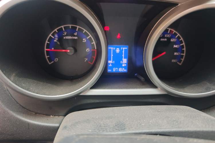 Used CHANGAN KAICHENG Ounuo S 2014 1.5L Base Version Odometer Close Up