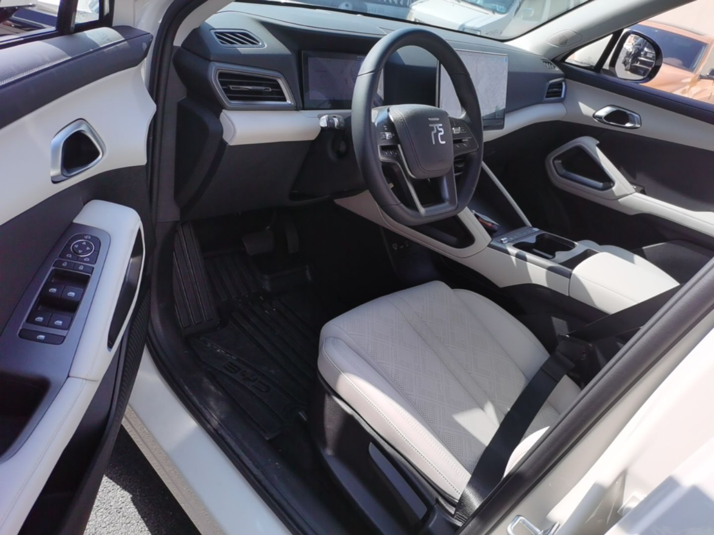 BYD Yuan UP 2025 Intelligent Driving Version 401 KM Dynamic Edition — снимка 18