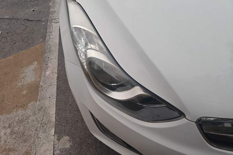 Used Hyundai Elantra (5th Generation / Langdong) 2015 1.6L Automatic Fashion Model Right Front Headlight