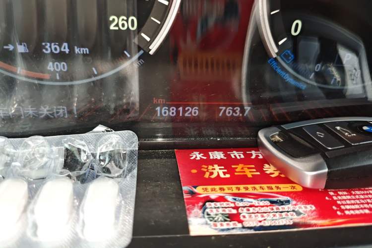 Used BMW 7 Series 2011 730Li Elegant Model Odometer Close Up