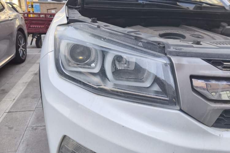 Used CHANGAN CS75 2014 1.8T Automatic Elite Model China IV Standard
