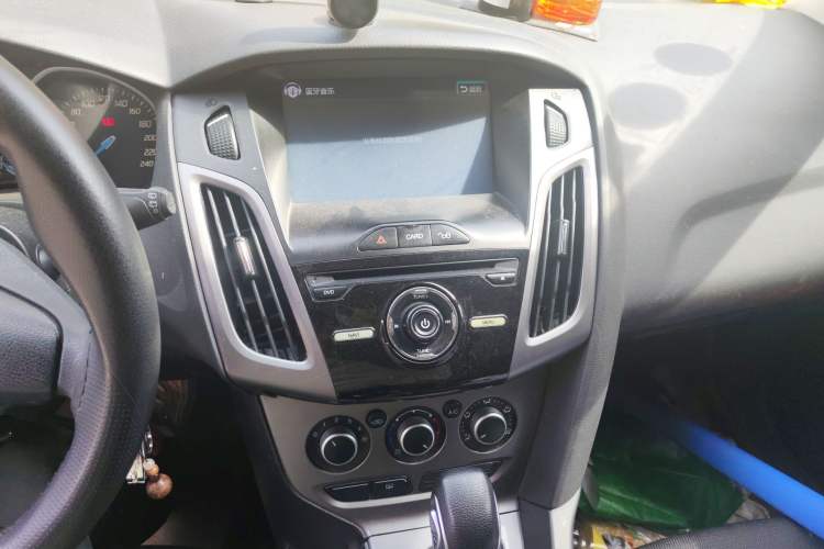 Used Ford Focus 2012 Hatchback 1.6L Automatic Comfort Model Audio And AC Panel
