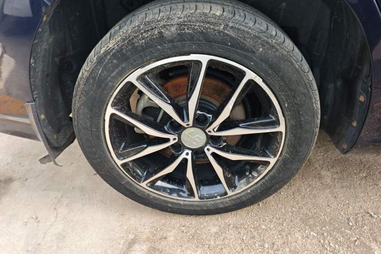 Used BYD Song MAX 2018 1.5T Automatic Smart Connect Luxury 6-Seater Right Rear Wheel Hub