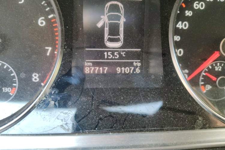 Used Volkswagen FAW-Volkswagen CC 2013 1.8TSI Prestige Model Odometer Close Up