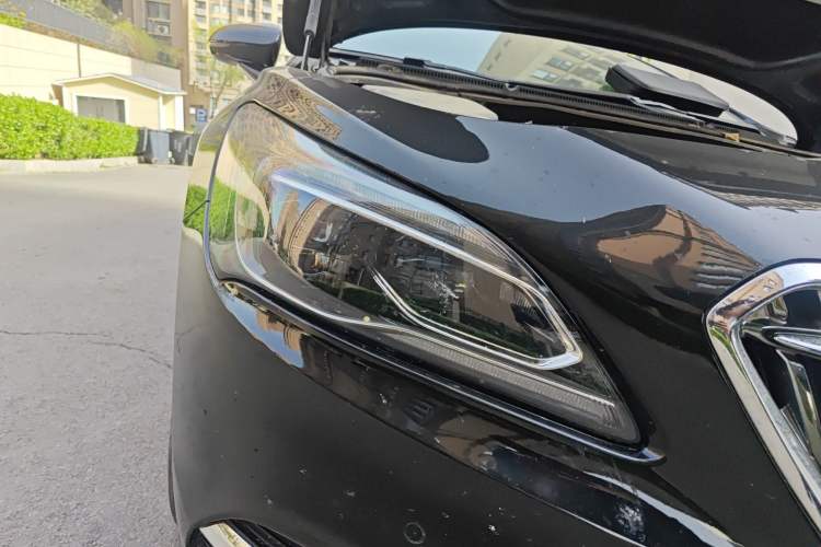 Used Buick LaCrosse 2018 28T Luxury Model
