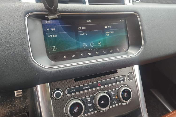 Used Land Rover Range Sport 2017 3.0 SC V6 HSE DYNAMIC Audio And AC Panel