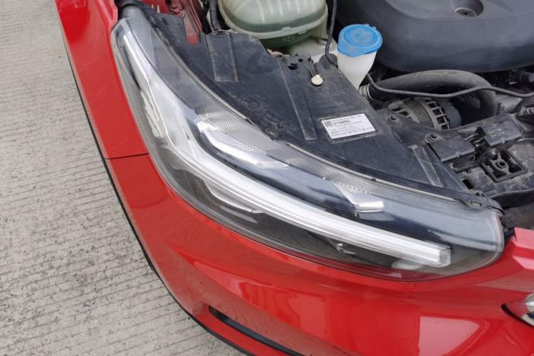 Used Volvo XC40 2021 T4 4x4 SmartDrive Fashion Edition Right Front Headlight