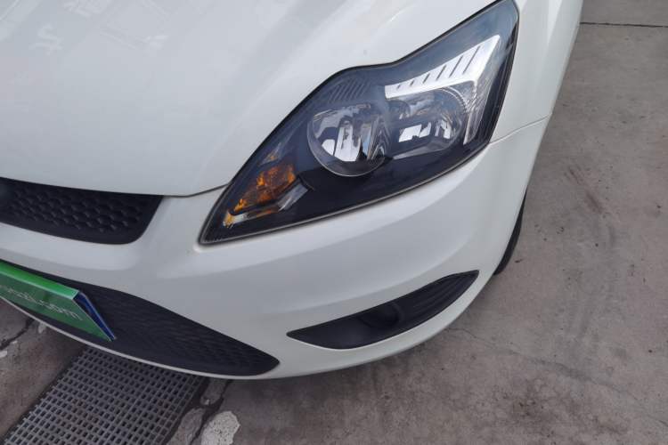 Used Ford Focus 2013 Hatchback Classic 1.8L Automatic Base Model
