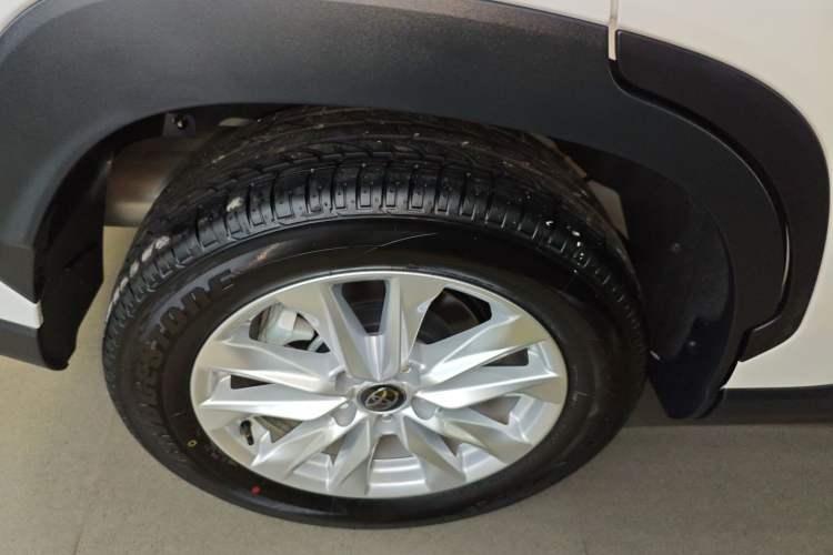 Used Toyota Corolla Cross 2024 2.0L Pioneer Edition Right Rear Wheel Hub