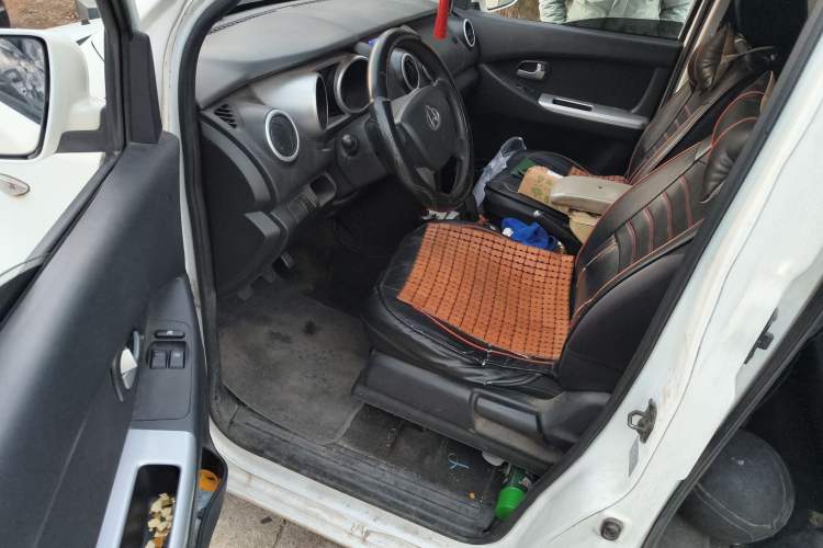 Used CHANGAN KAICHENG Ounuo S 2014 1.3L Base Version