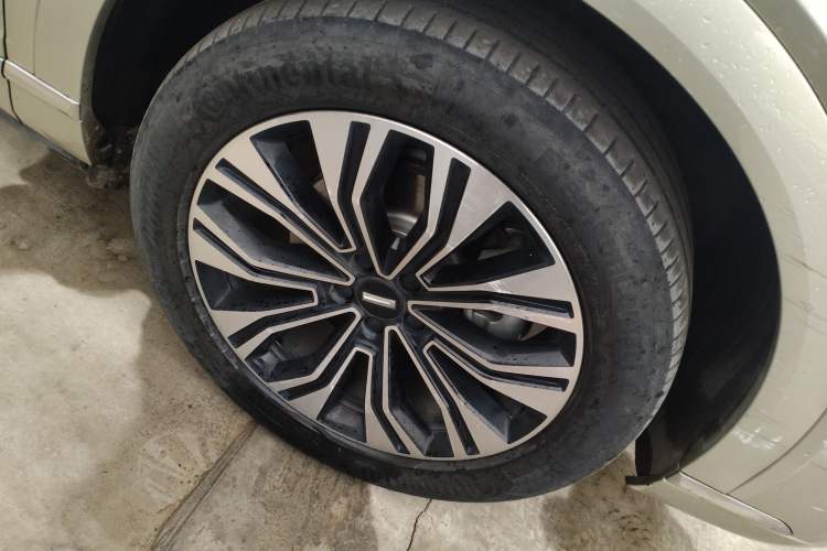 Used Wey Lanshan 2023 Four-Wheel Drive Ultra-Long Range Version Right Front Wheel Hub