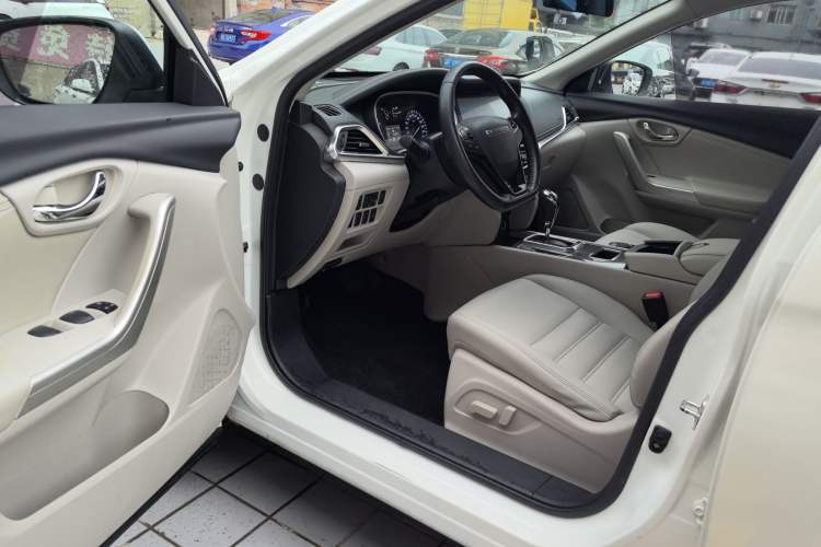 Used Venucia T90 2018 2.0L CVT Smart Connect Luxury Edition China V Standard
