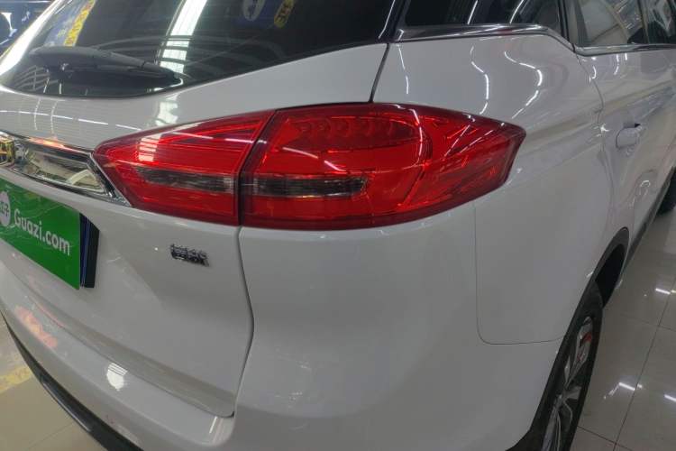 Used Geely Auto Emgrand X7 Sport 2016 1.8TD Automatic ZhiZun Version
