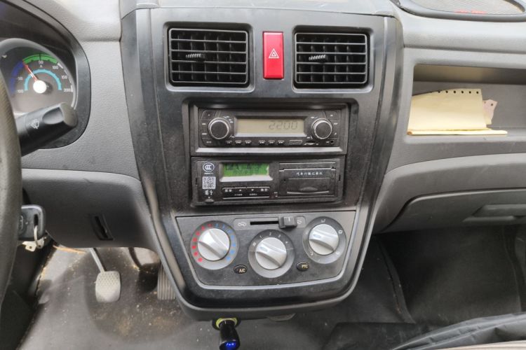 Used Golden Dragon Hiace New Energy 2021 Longyun GLE550 4421 mm long with a 41.86 kWh battery
