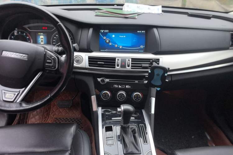 Used Haval H7 2016 Blue-Label H7 2.0T Automatic Luxury Model Audio And AC Panel