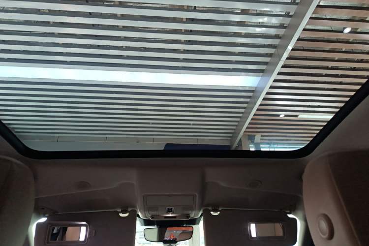 Used Land Rover Discovery Sport 2025 249 PS Performance Tech Edition Headliner