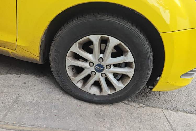 Used Ford Focus 2013 Hatchback Classic 1.8L Automatic Base Model
