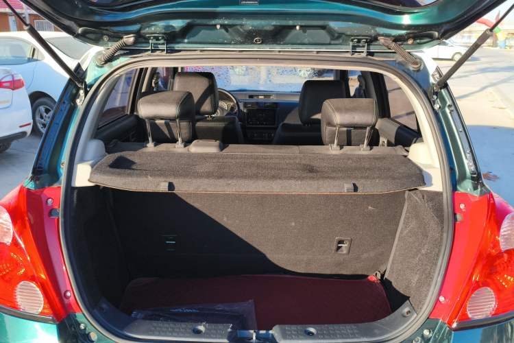 Used Suzuki Swift 2016 1.5L Automatic Fashionable Coolplay Edition
