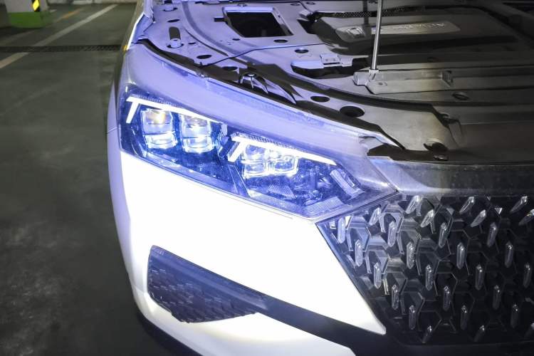 Used Bestune T77 2021 PRO 280 TID Automatic Luxury Model Right Front Headlight