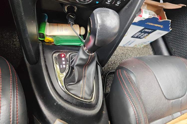 Used Fiat Ottimo 2014 1.4T Automatic Luxury Sport Edition Gear Lever