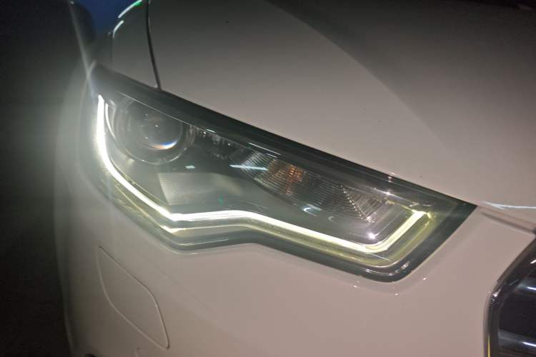 Used Audi A6L 2014 TFSI Standard Model Right Front Headlight