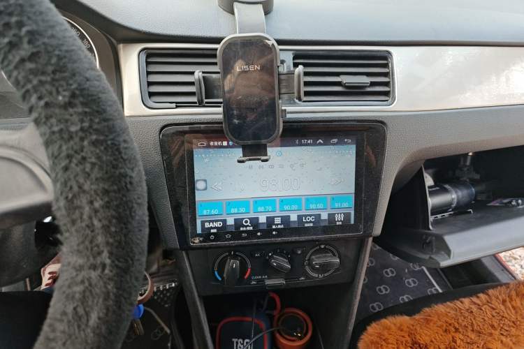 Used Skoda Rapid Spaceback 2016 Revised Version 1.4L Manual Front-Drive Edition Audio And AC Panel