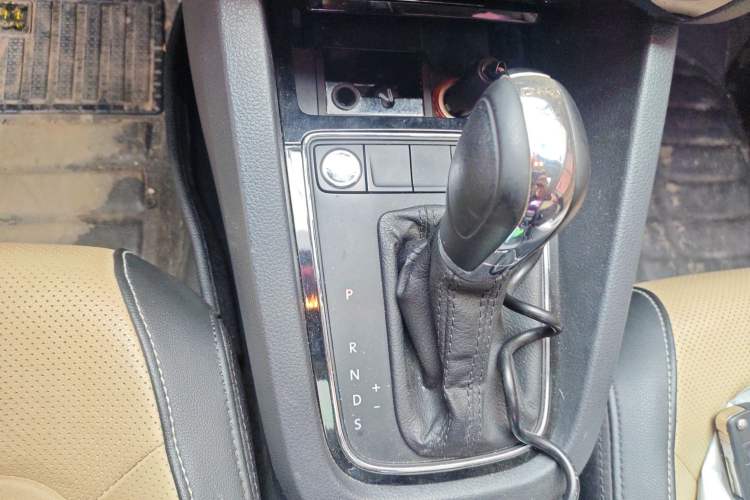 Used Volkswagen Sagitar 2015 230TSI Automatic Luxury Model