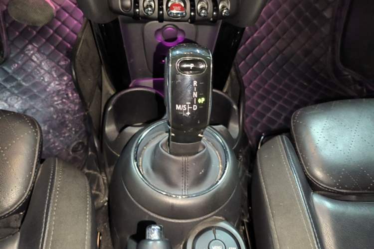 Used MINI 2019 1.5T COOPER Artist Gear Lever