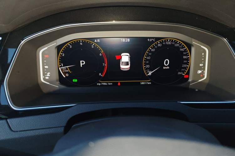 Used Volkswagen Magotan 2020 330TSI DSG Luxury Edition Odometer Close Up